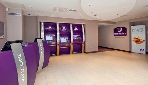 Premier Inn London Ealing Brentford Exterior photo