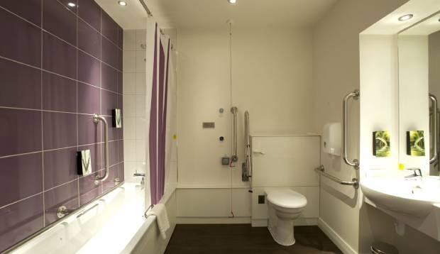 Premier Inn London Ealing Brentford Exterior photo